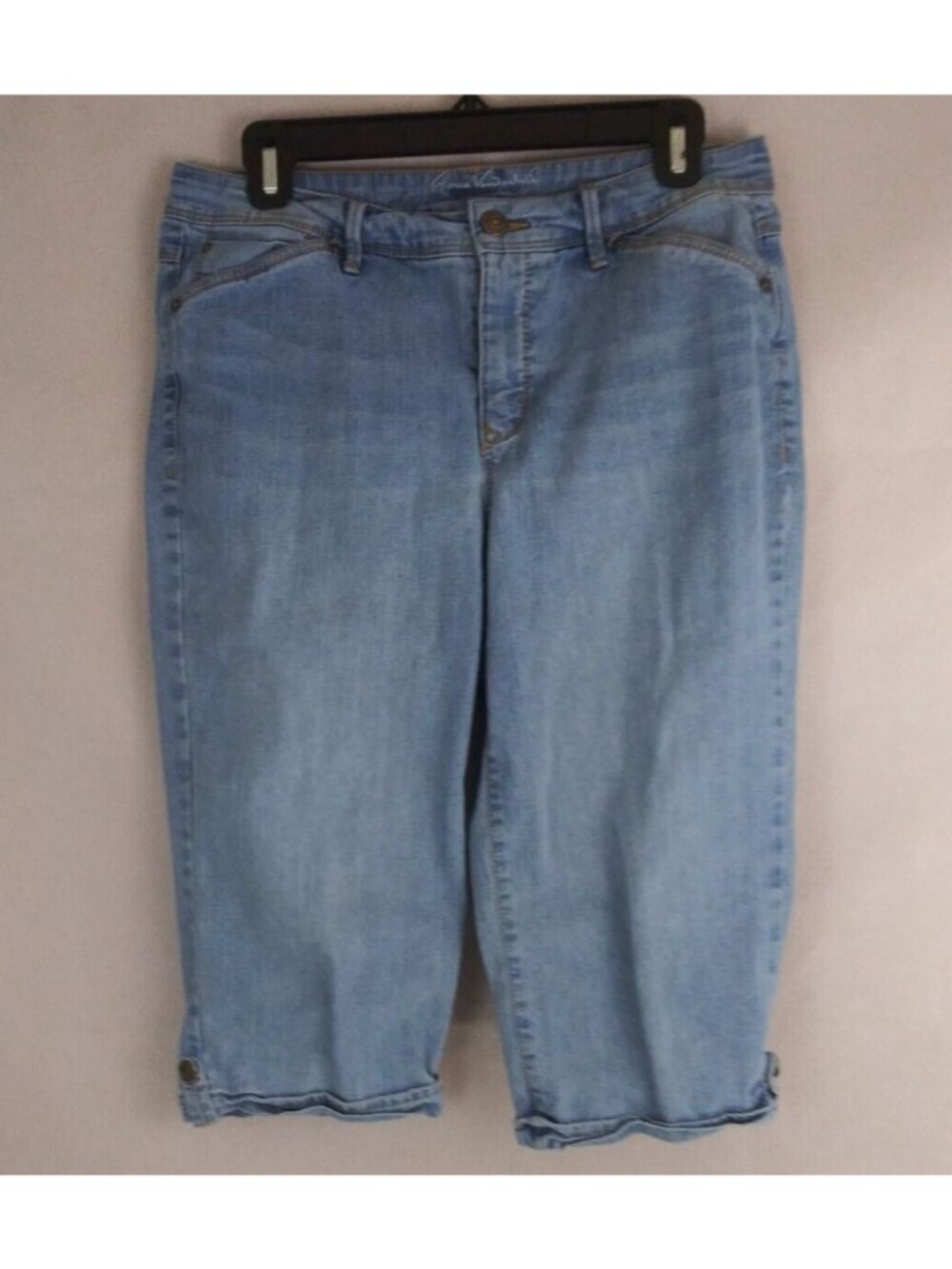 Gloria Vanderbilt Skimmer Women's Distressed Whiskered Capri Jeans Size 6